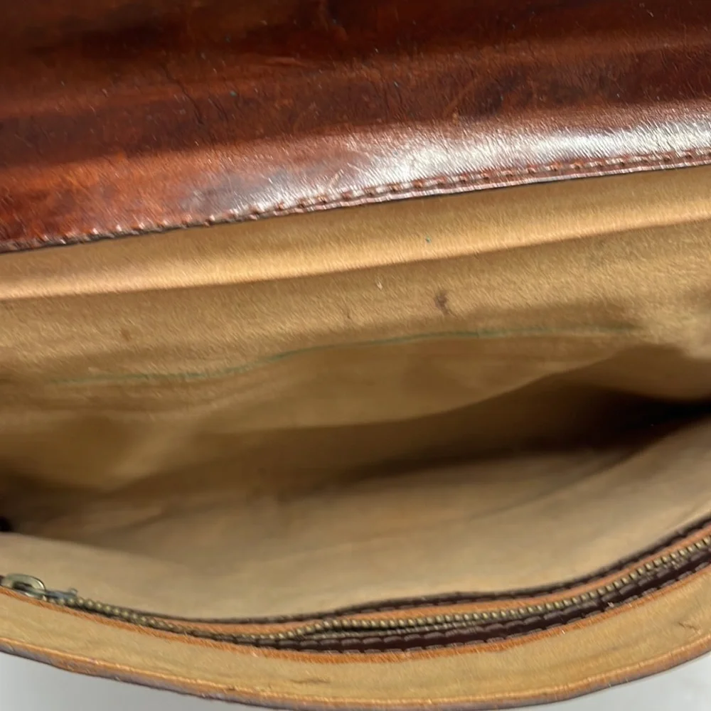 Bond Street Italy Vintage Leather Satchel. BRN3805C